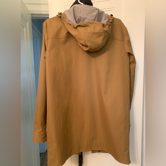 MEC men’s rain jacket - Picture 3 of 3